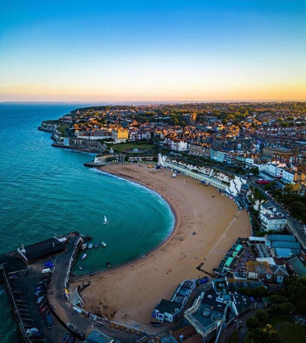 Luxury Ocean & North Foreland Golf View By Adliv Broadstairs Exterior foto